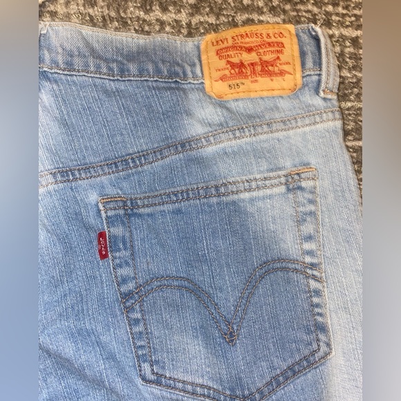 Levi’s jean shorts - Picture 5 of 10